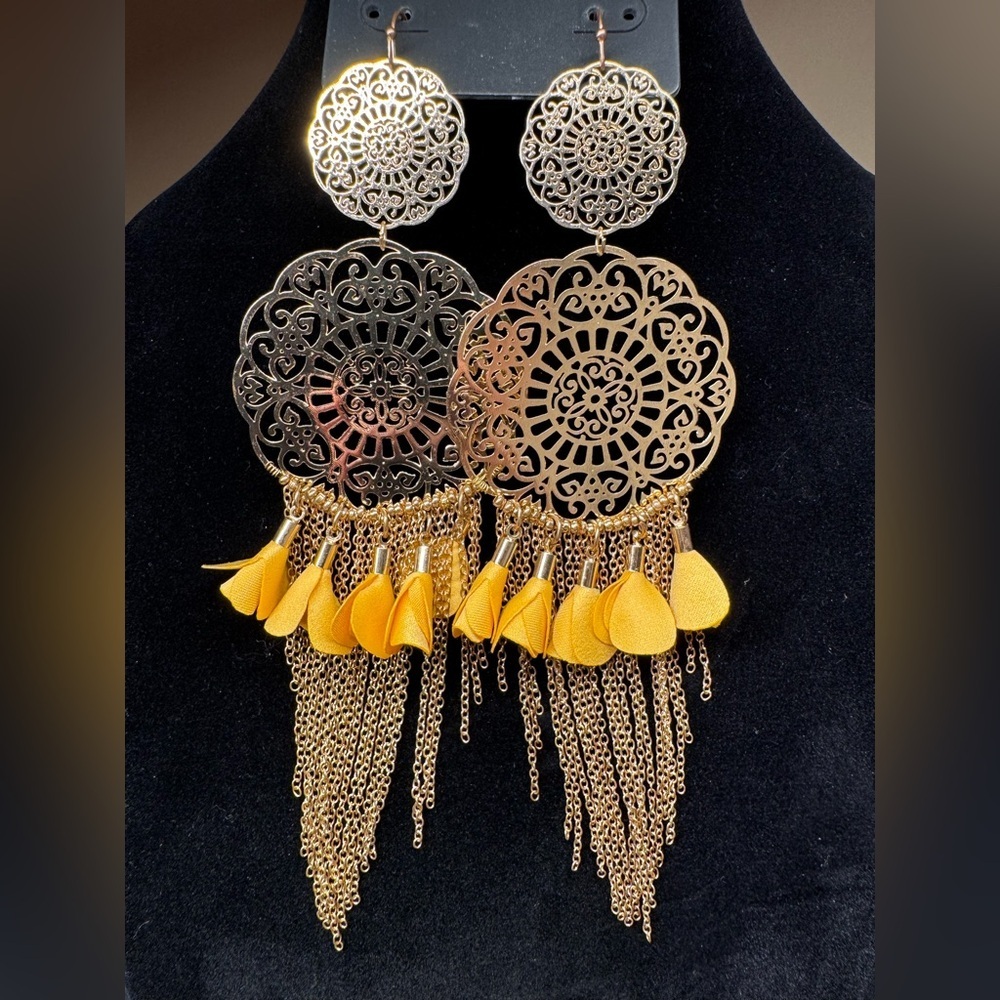 Gold Tone Mandala Fringe Necklace - Picture 4 of 4